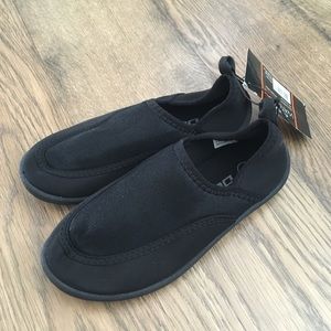 Kids water shoes Size 1. NWT